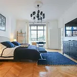 Luxury Apartment With Eiffel Tower Views Near Victor Hugo