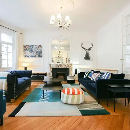 Luxury With Eiffel Tower Views Near Victor Hugo Apartment