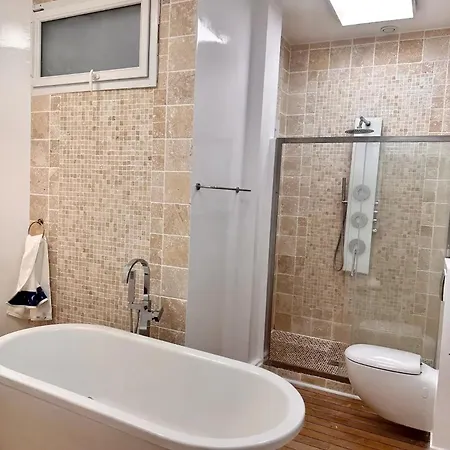 Luxury With Eiffel Tower Views Near Victor Hugo Paris